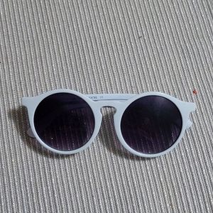 Groovy Round Baby Blue Sunglasses